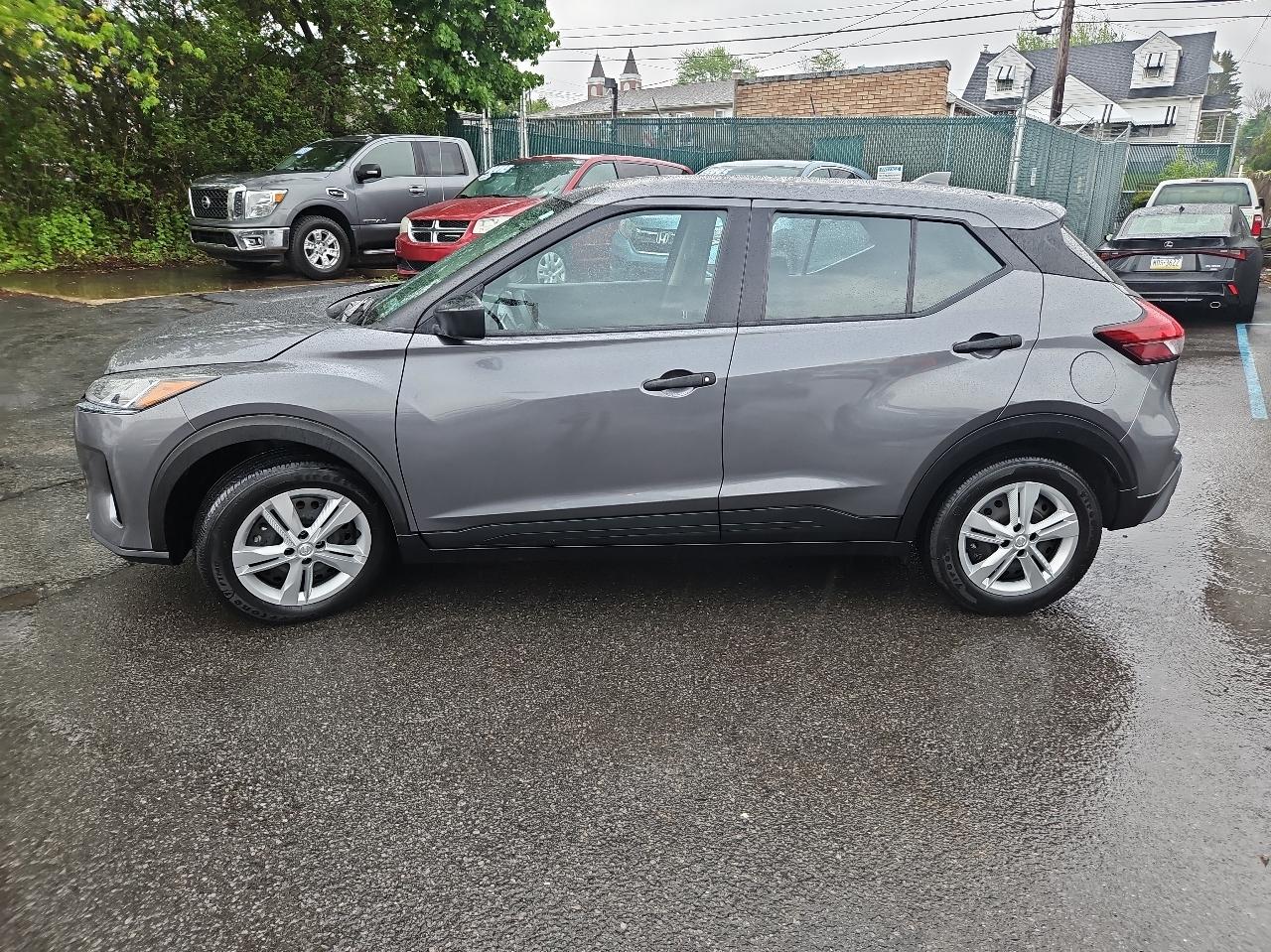 Nissan Kicks S FWD 2023