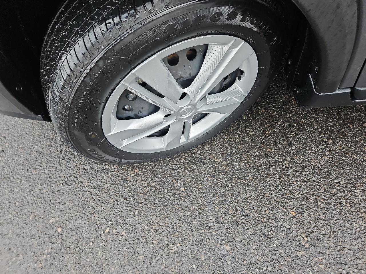 Nissan Kicks S FWD 2023