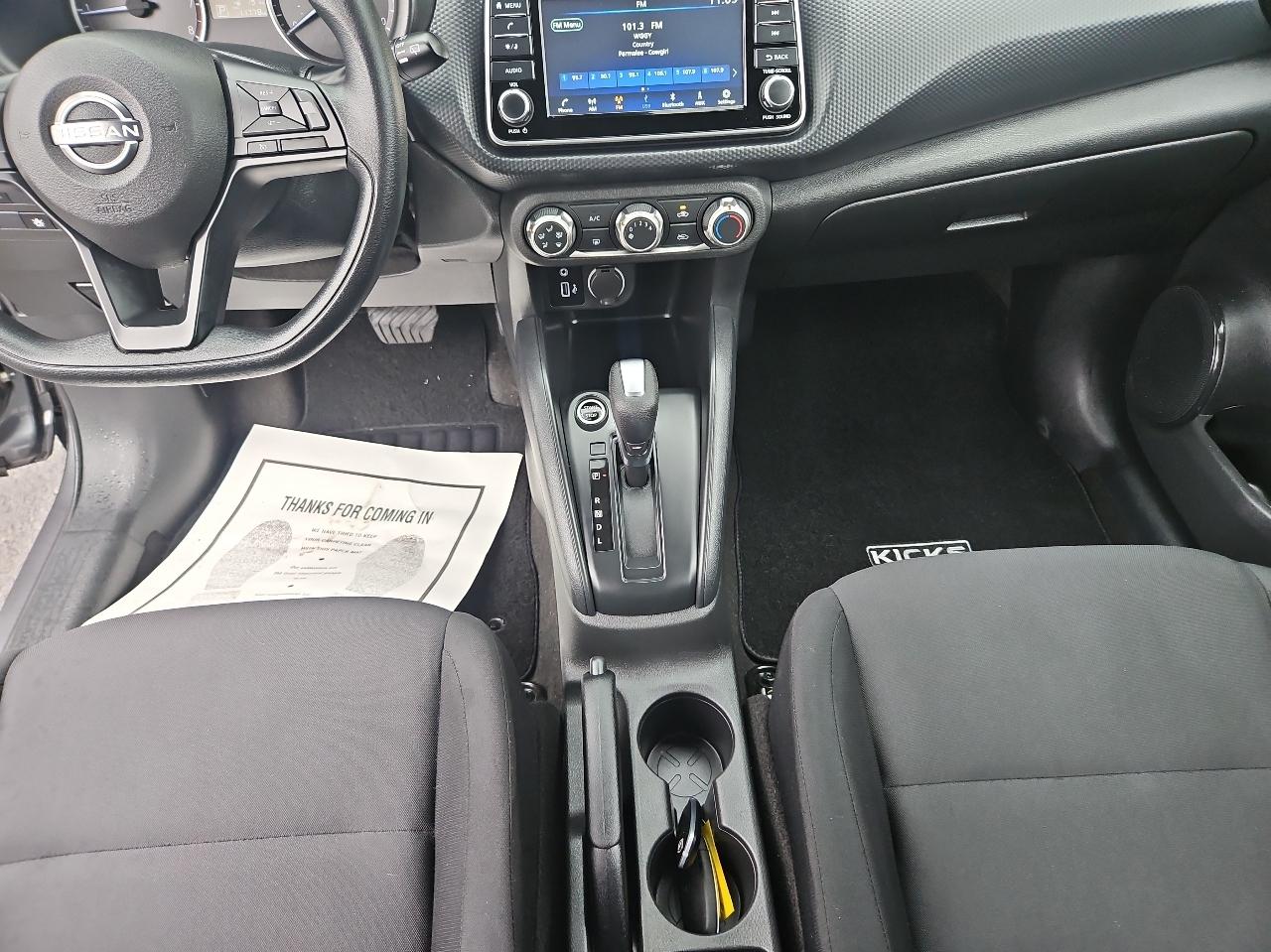 Nissan Kicks S FWD 2023