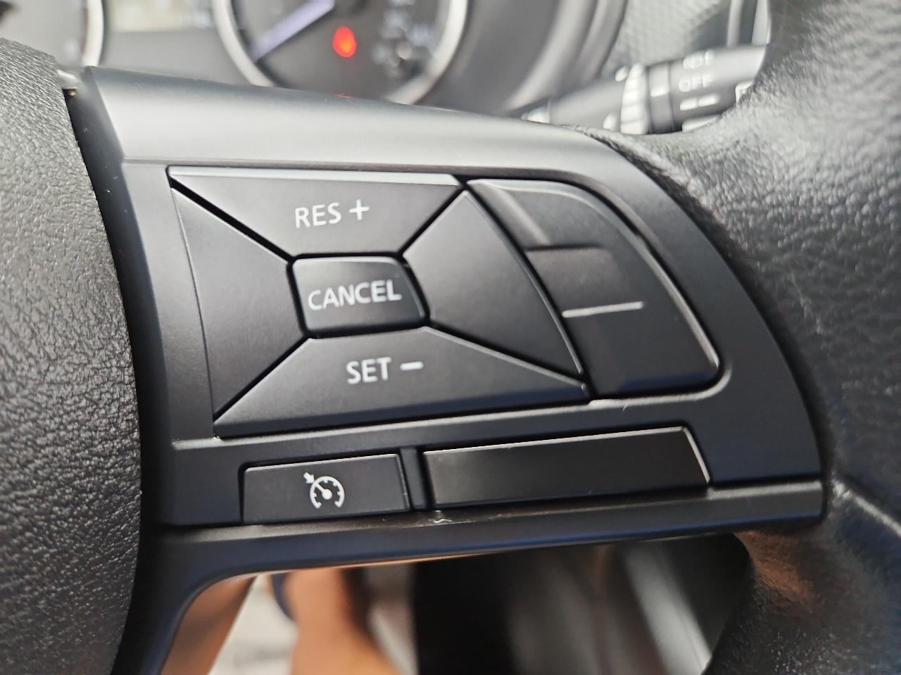 Nissan Kicks S FWD 2023