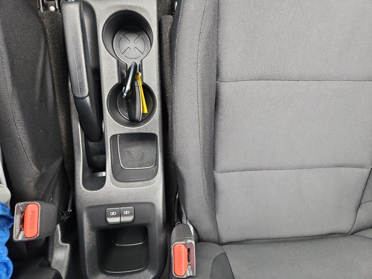 Nissan Kicks S FWD 2023