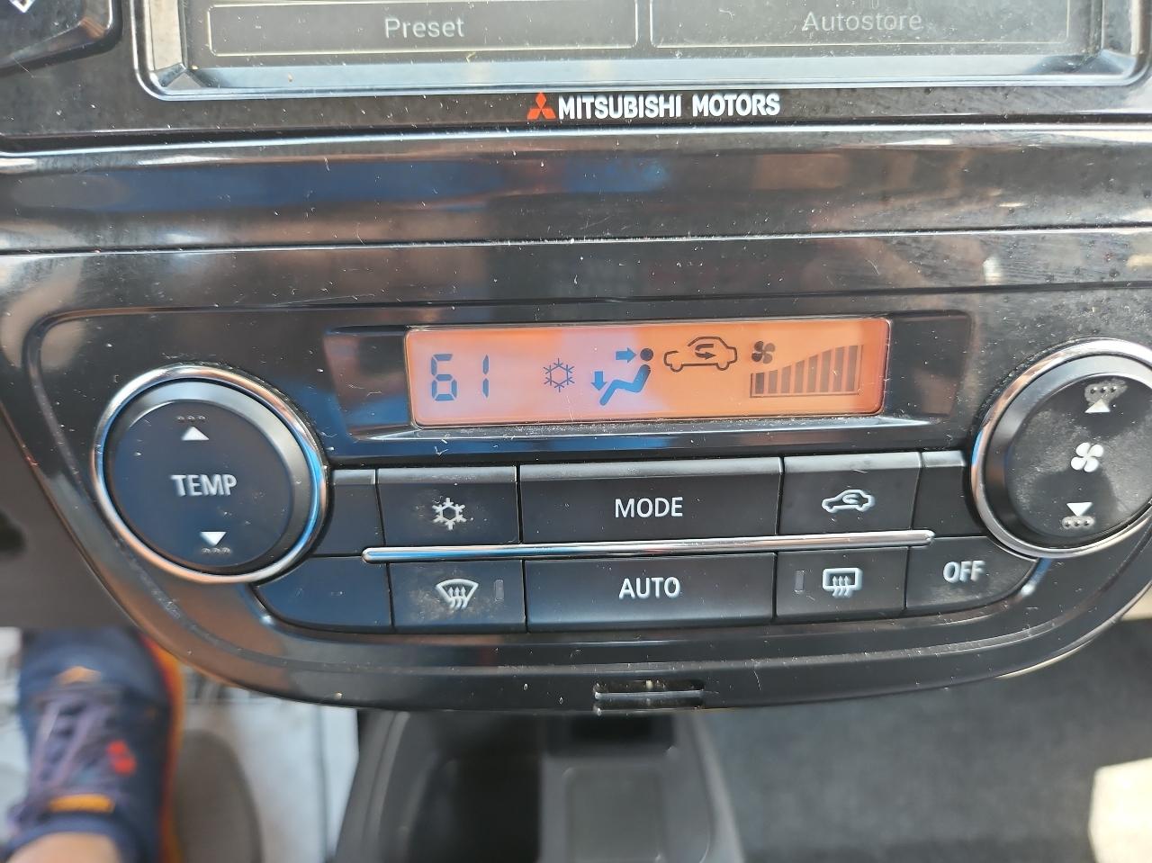 Mitsubishi Mirage SE CVT 2017