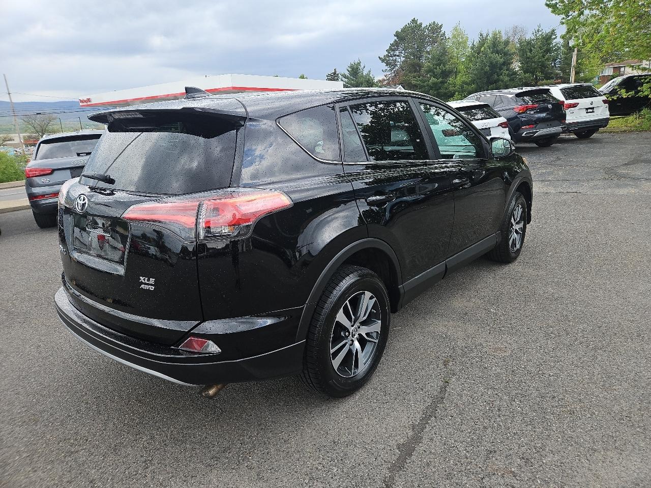 Toyota RAV4 AWD 4dr XLE (Natl) 2018