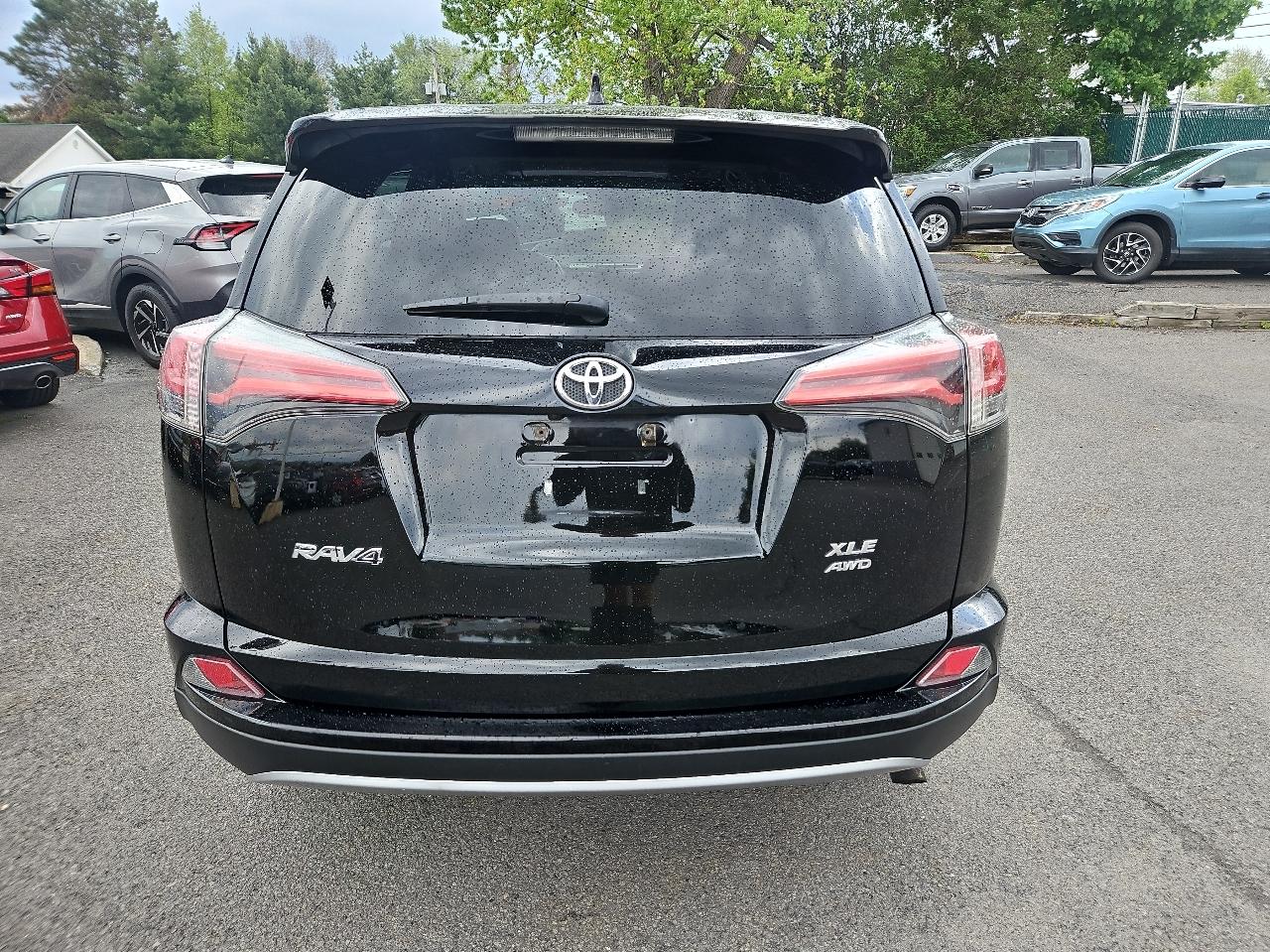Toyota RAV4 AWD 4dr XLE (Natl) 2018