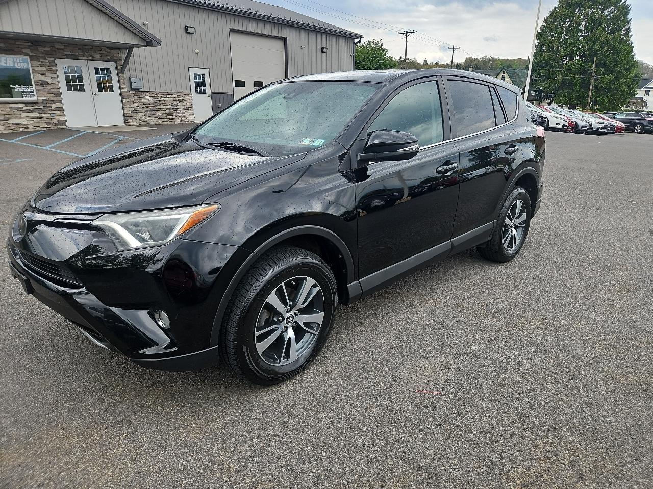 Toyota RAV4 AWD 4dr XLE (Natl) 2018