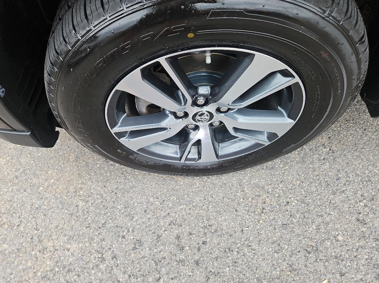 Toyota RAV4 AWD 4dr XLE (Natl) 2018