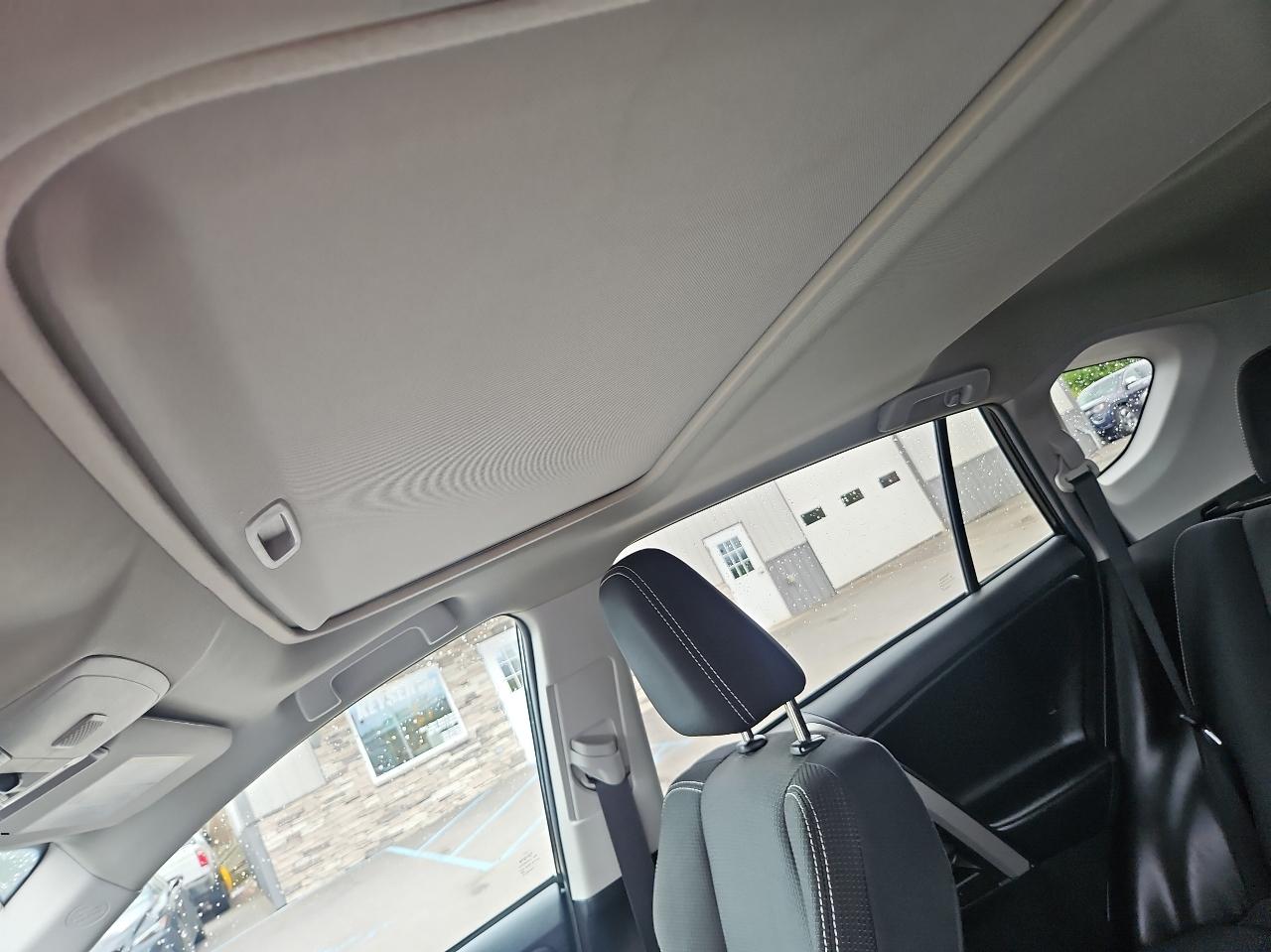 Toyota RAV4 AWD 4dr XLE (Natl) 2018