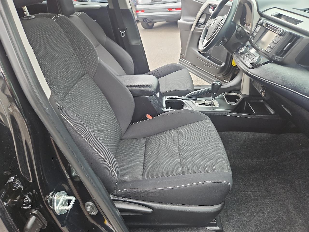 Toyota RAV4 AWD 4dr XLE (Natl) 2018