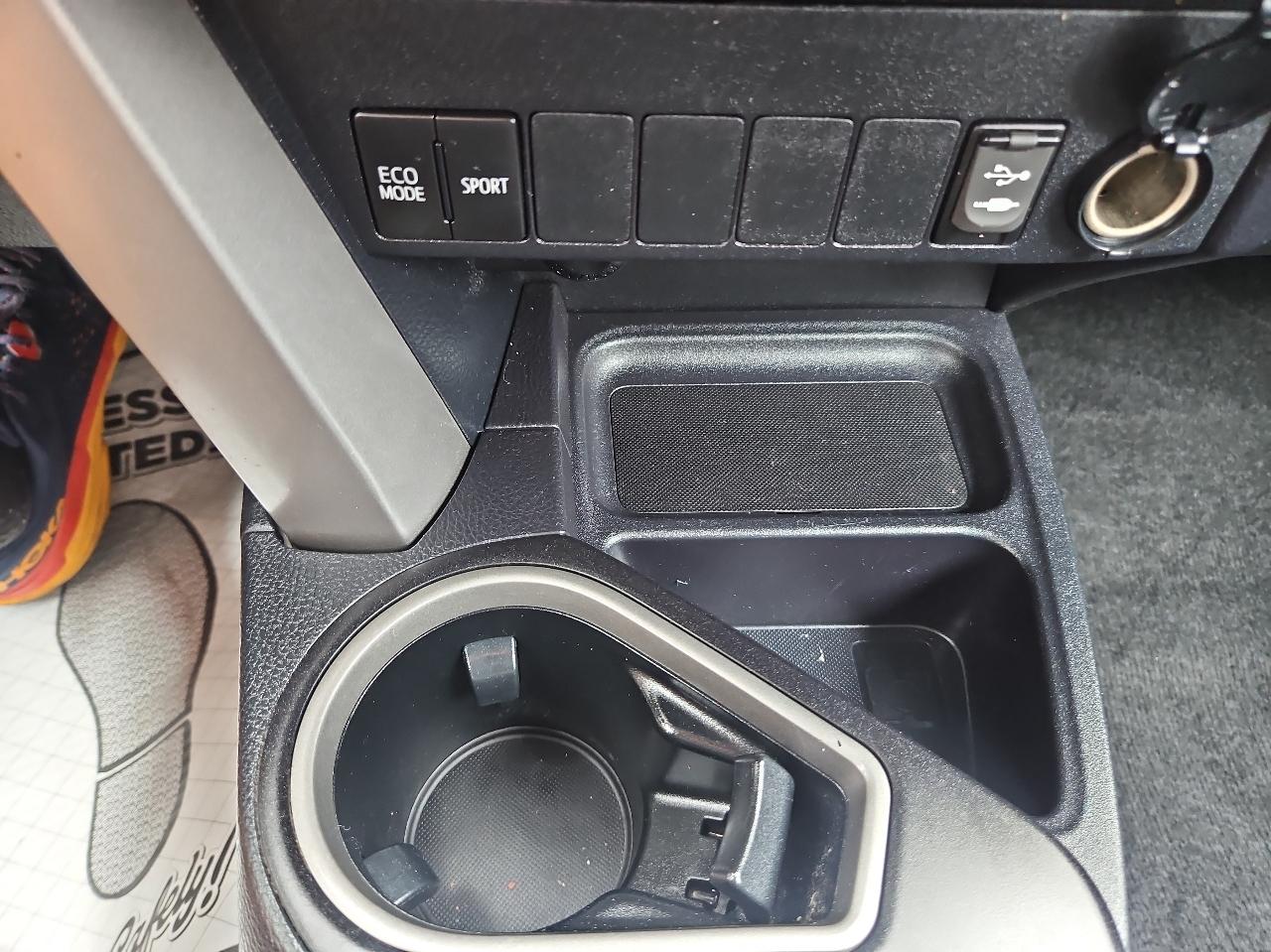Toyota RAV4 AWD 4dr XLE (Natl) 2018
