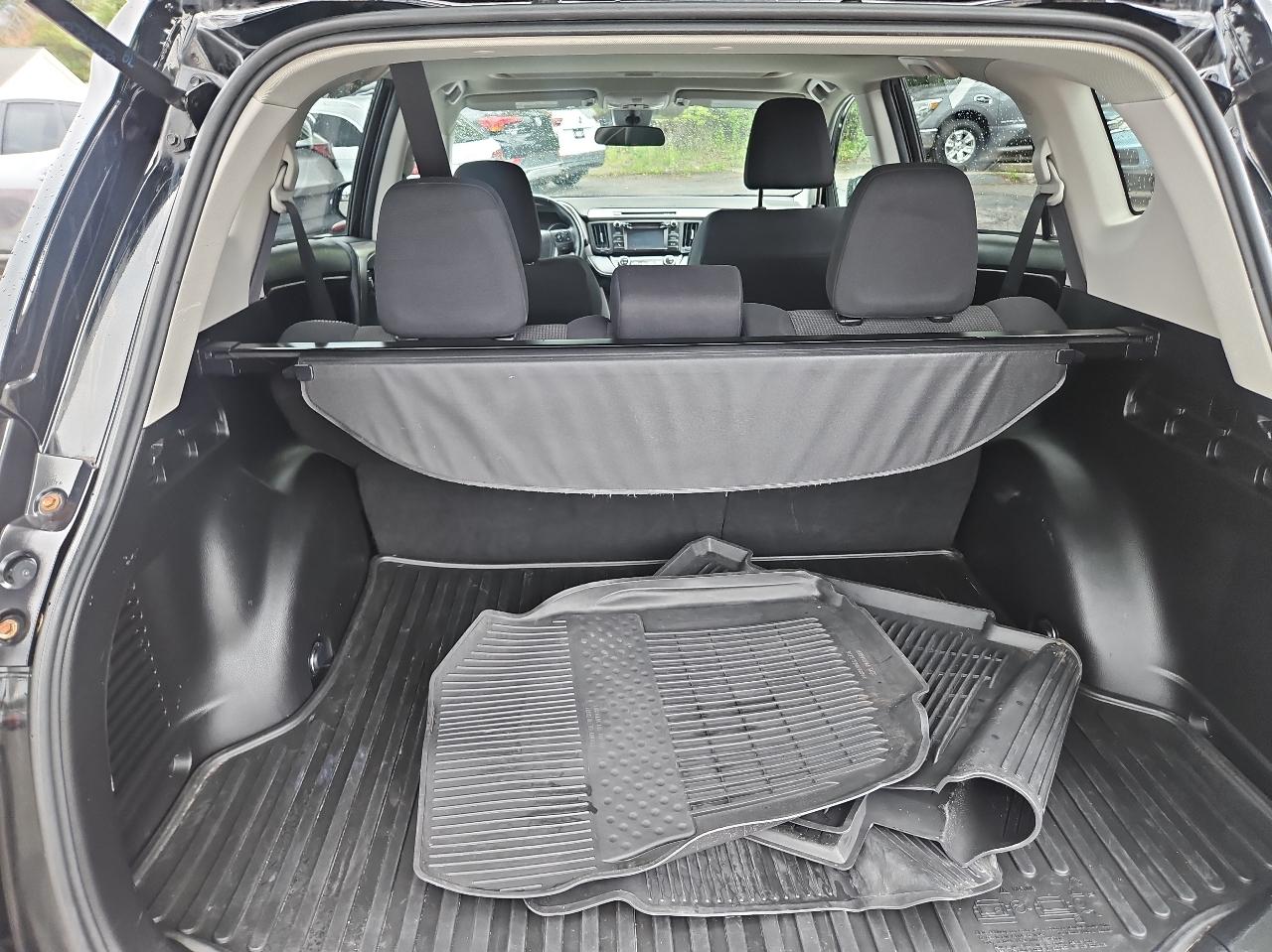 Toyota RAV4 AWD 4dr XLE (Natl) 2018