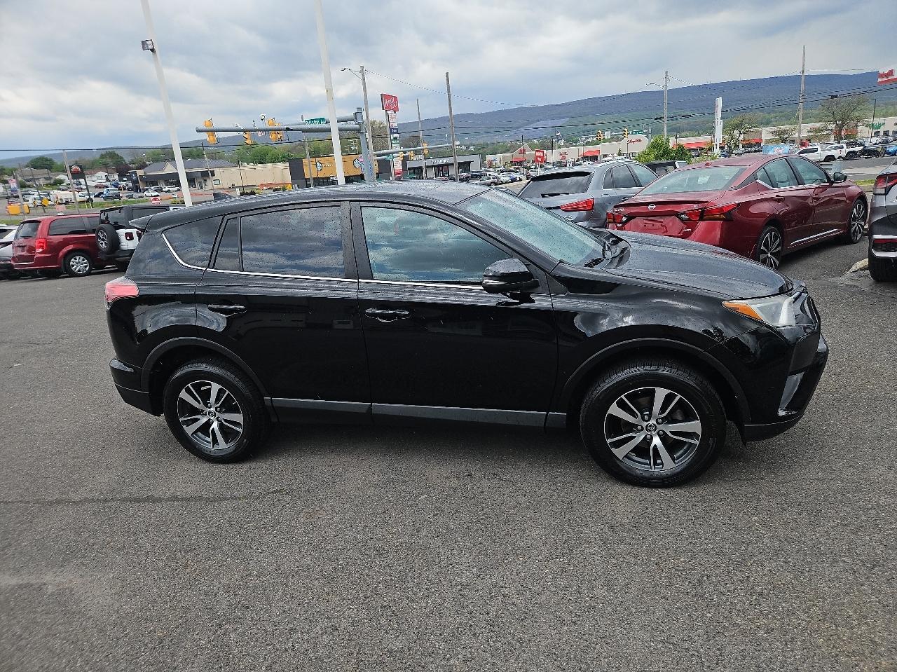 Toyota RAV4 AWD 4dr XLE (Natl) 2018