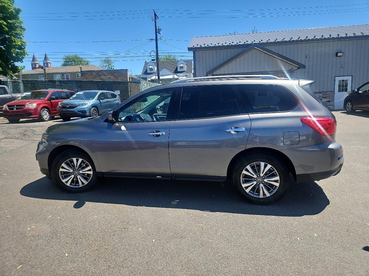 Nissan Pathfinder FWD SL 2018