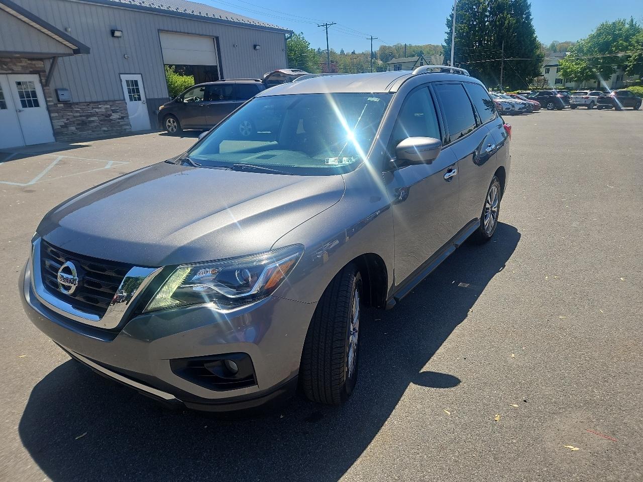 Nissan Pathfinder FWD SL 2018
