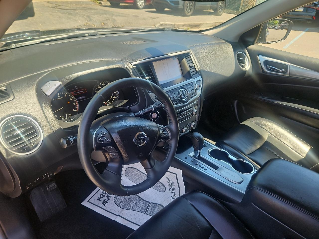 Nissan Pathfinder FWD SL 2018