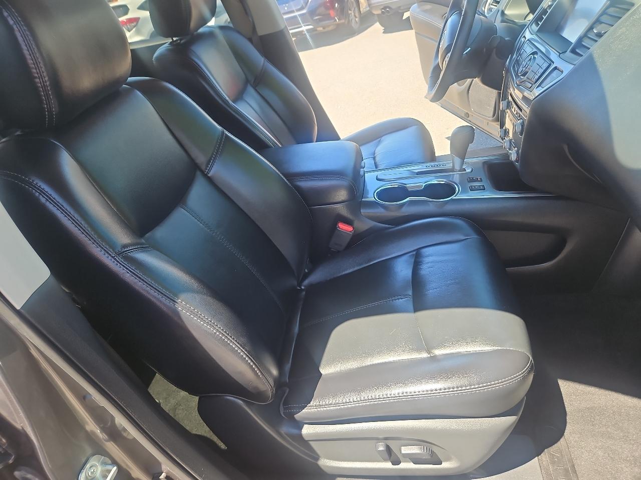 Nissan Pathfinder FWD SL 2018