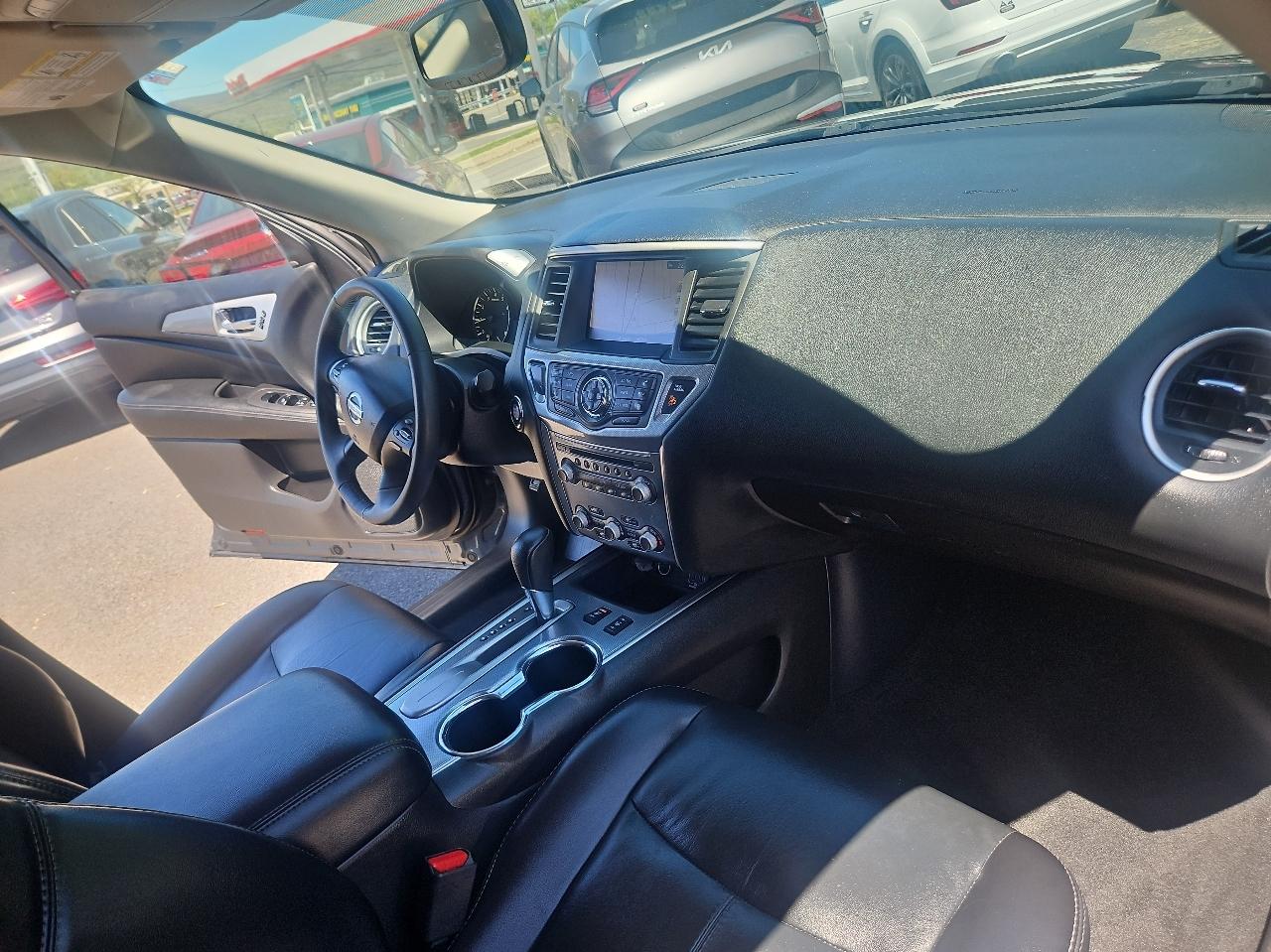 Nissan Pathfinder FWD SL 2018