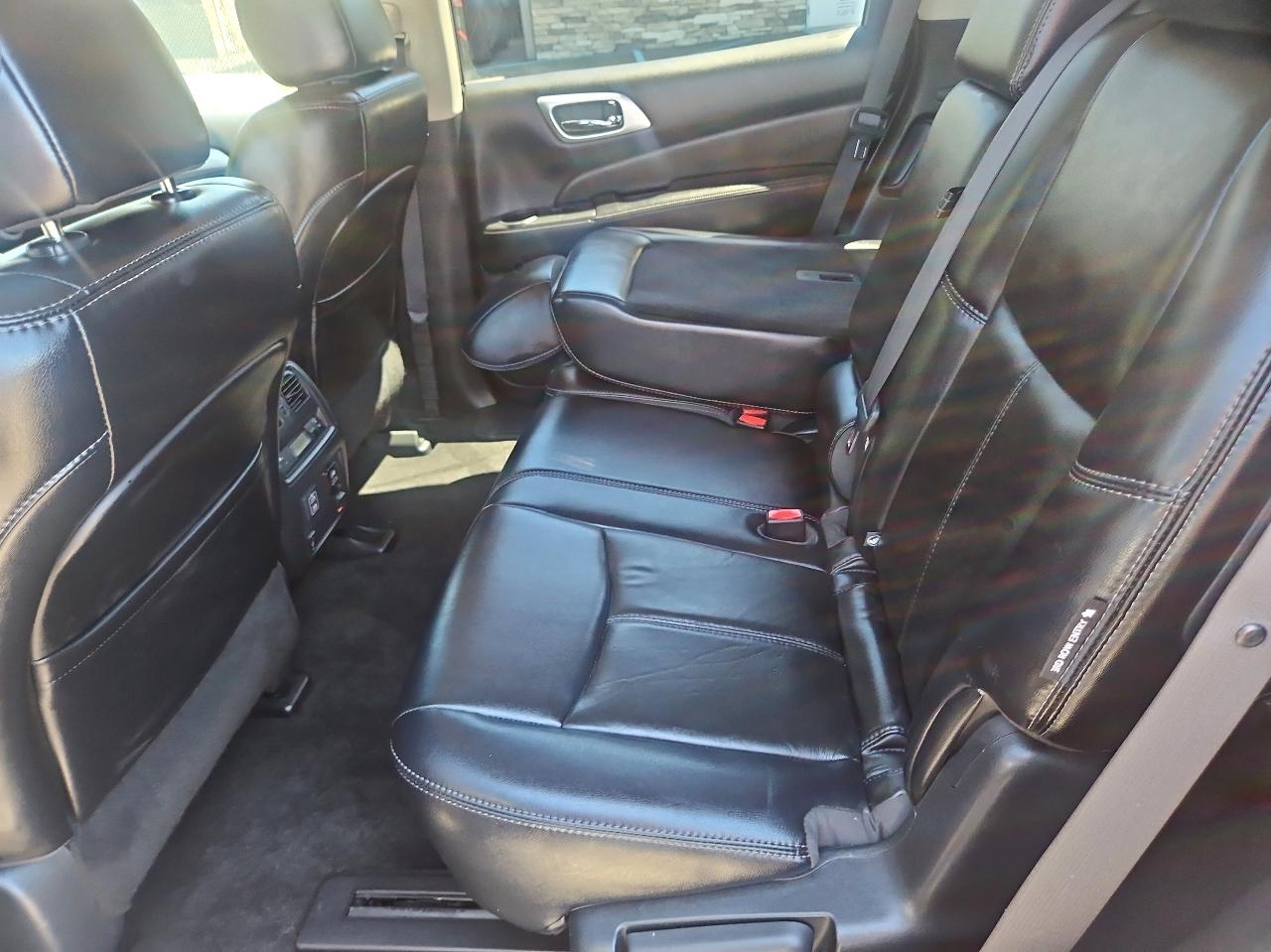 Nissan Pathfinder FWD SL 2018