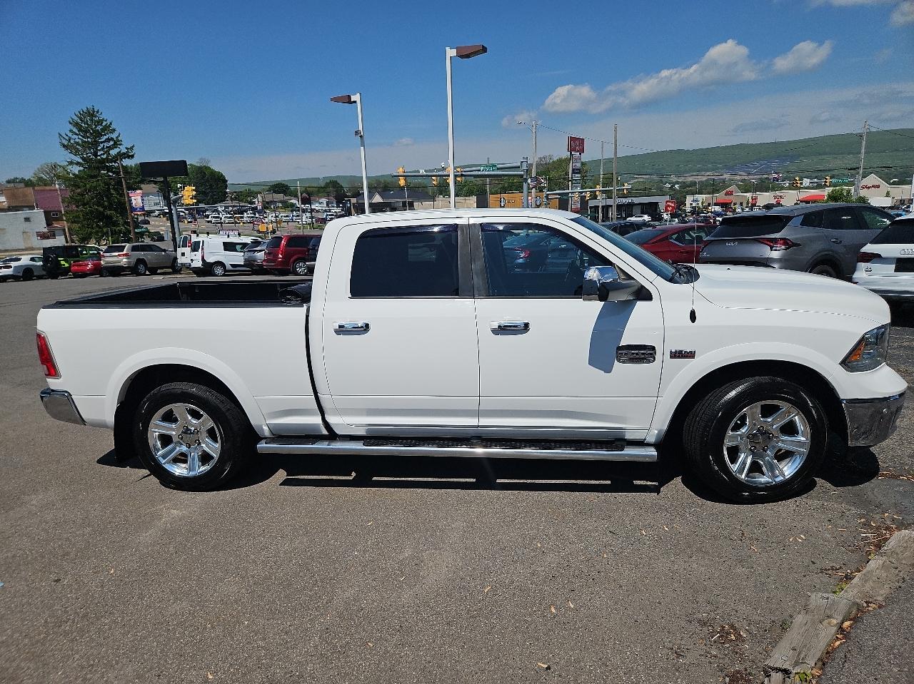 RAM 1500 4WD Crew Cab 149" Laramie Longhorn 2015