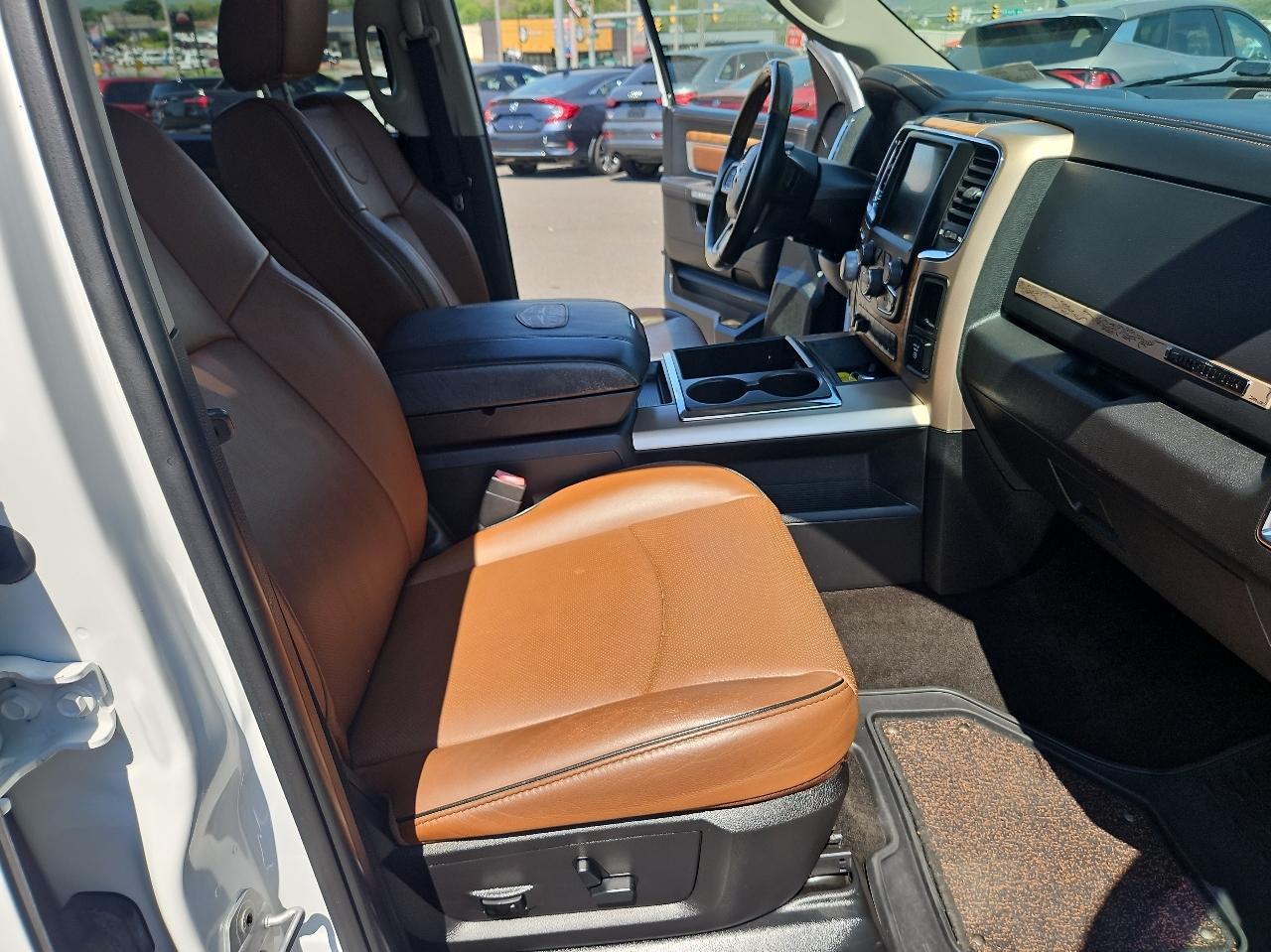 RAM 1500 4WD Crew Cab 149" Laramie Longhorn 2015