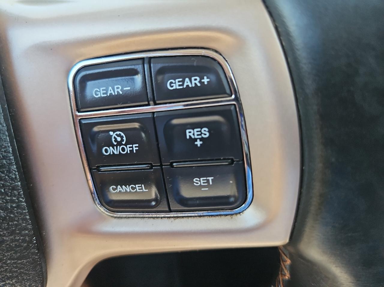 RAM 1500 4WD Crew Cab 149" Laramie Longhorn 2015