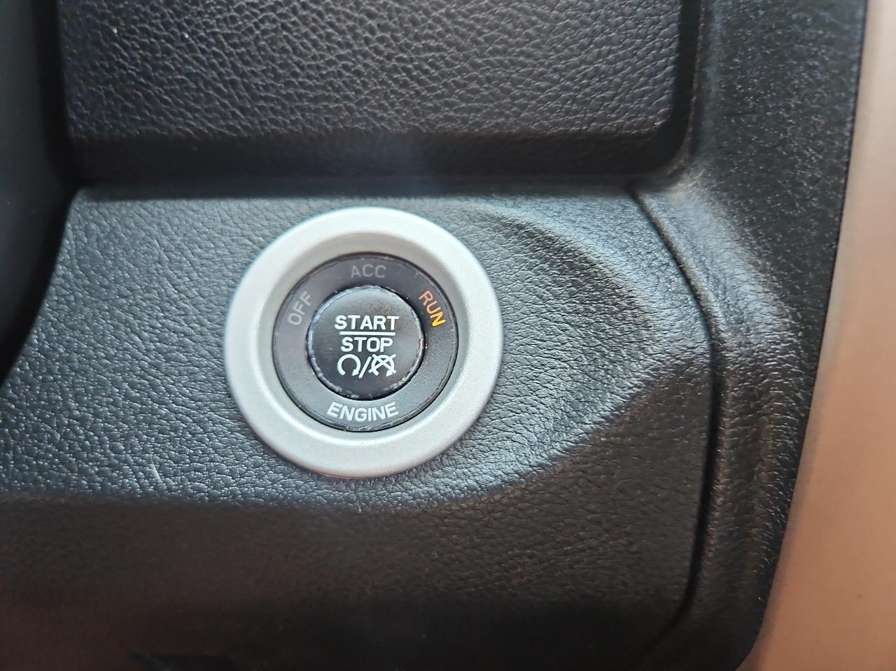 RAM 1500 4WD Crew Cab 149" Laramie Longhorn 2015