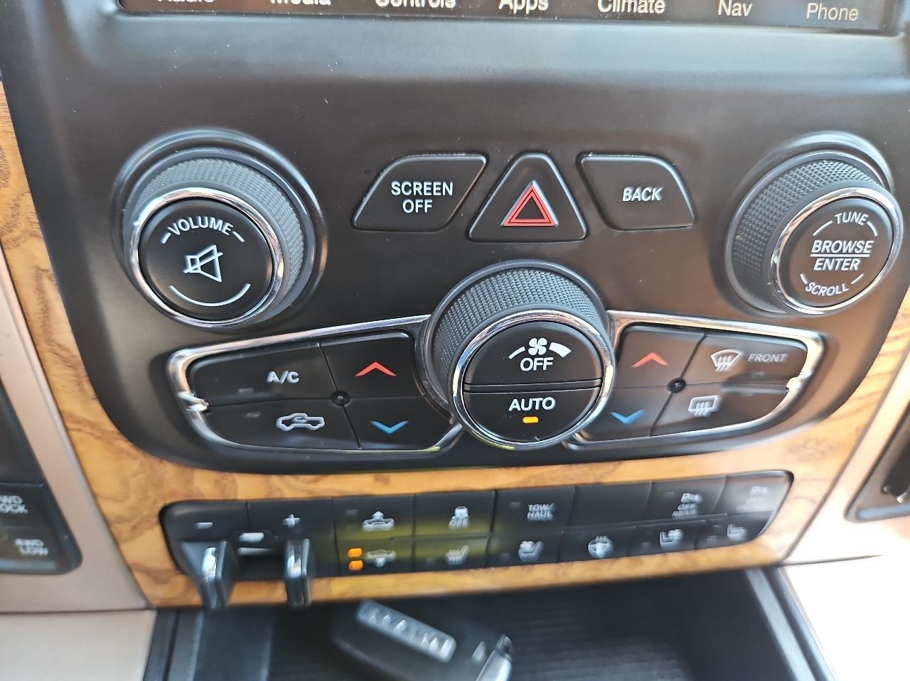 RAM 1500 4WD Crew Cab 149" Laramie Longhorn 2015