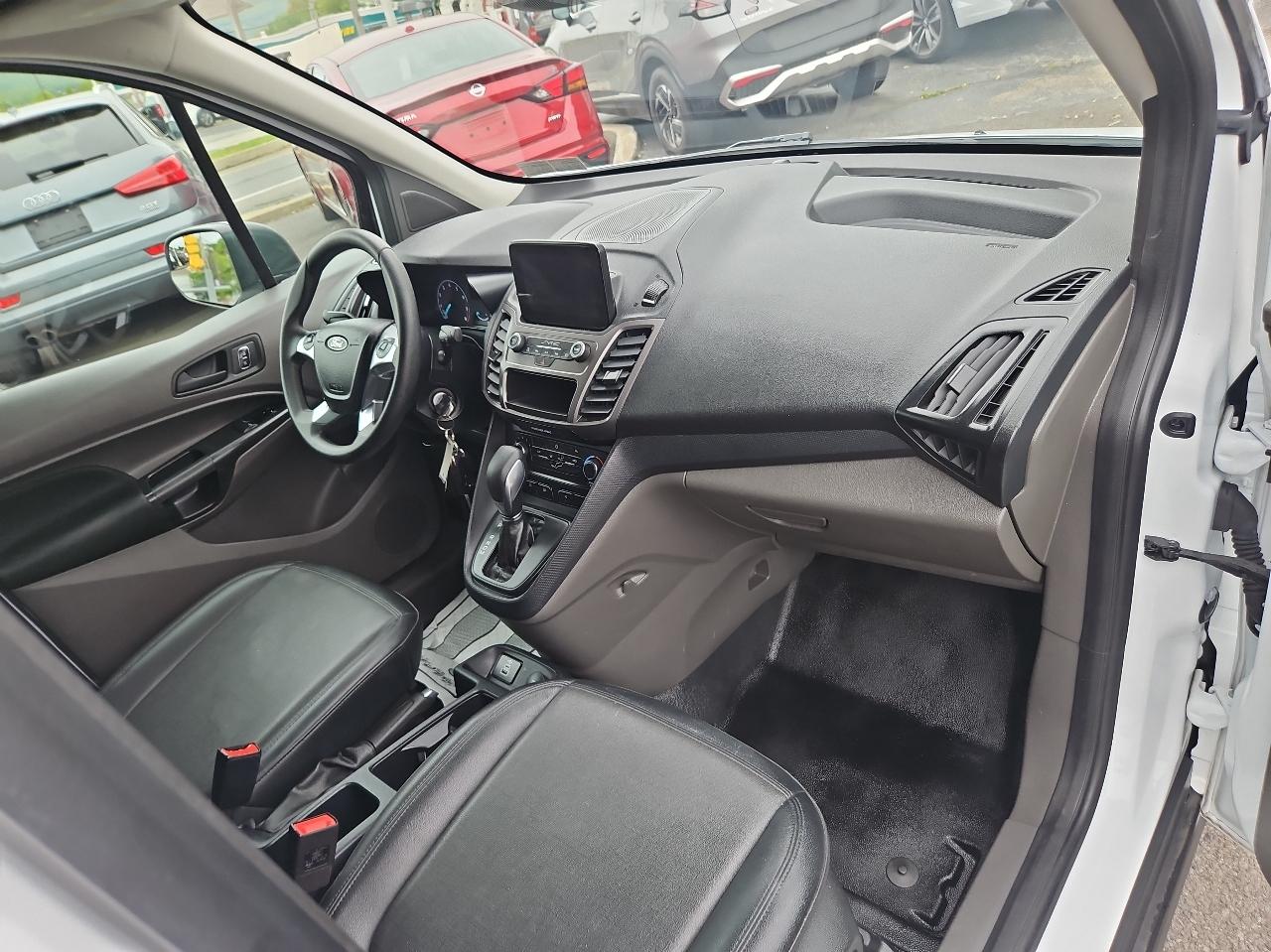 Ford Transit Connect Van XL LWB w/Rear Symmetrical Doors 2022