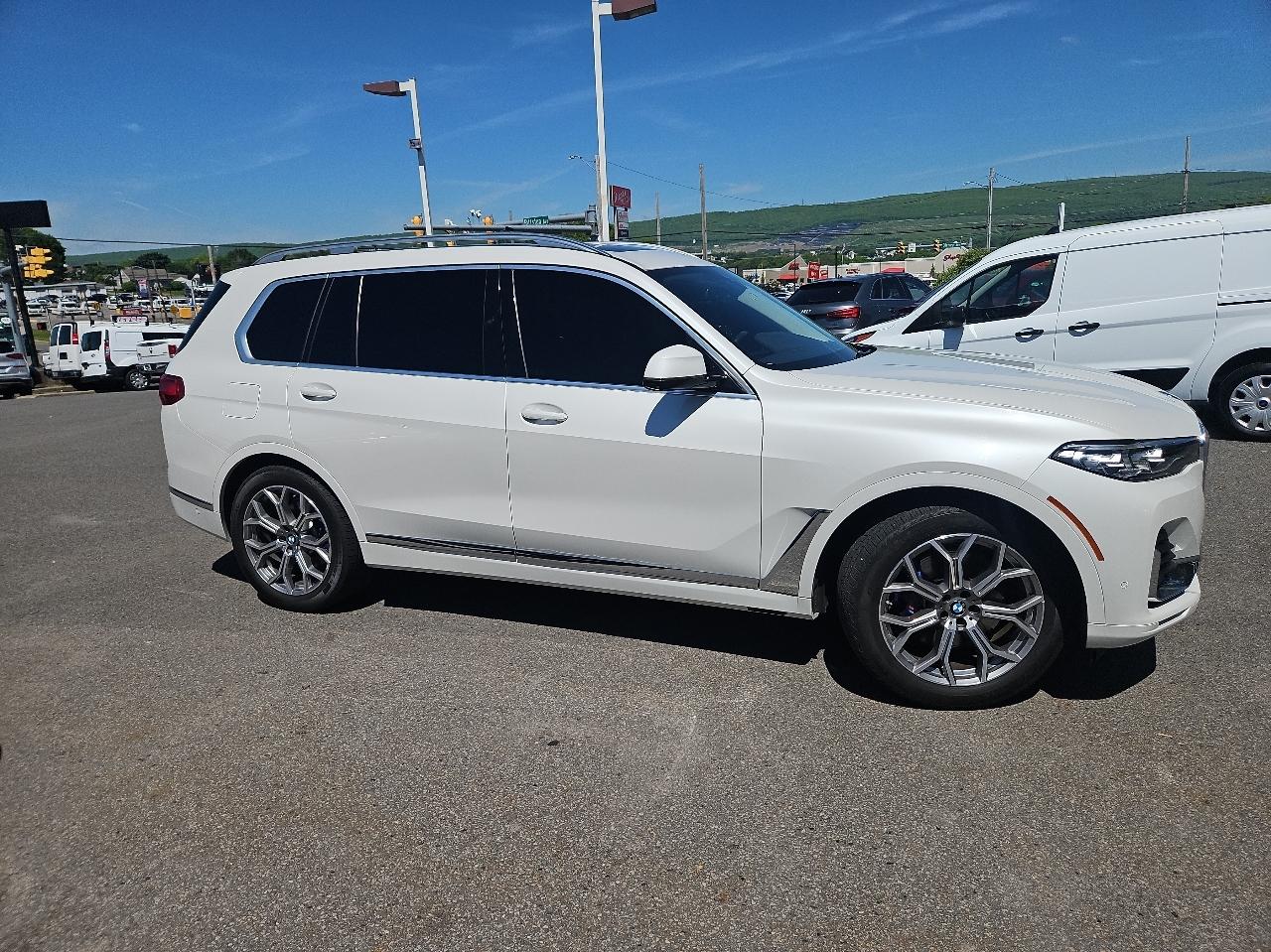 BMW X7 xDrive40i Sports Activity Vehicle 2022