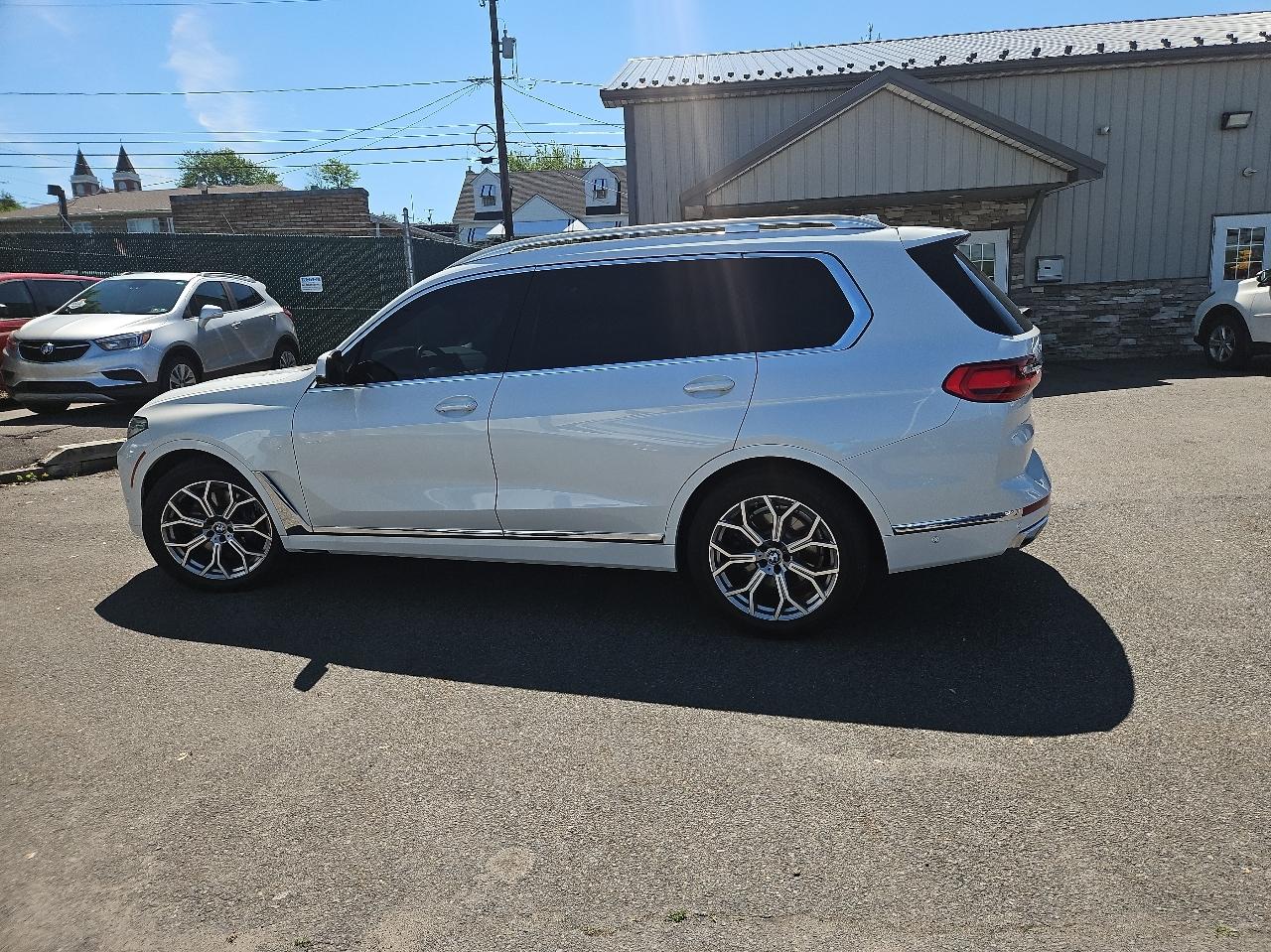 BMW X7 xDrive40i Sports Activity Vehicle 2022