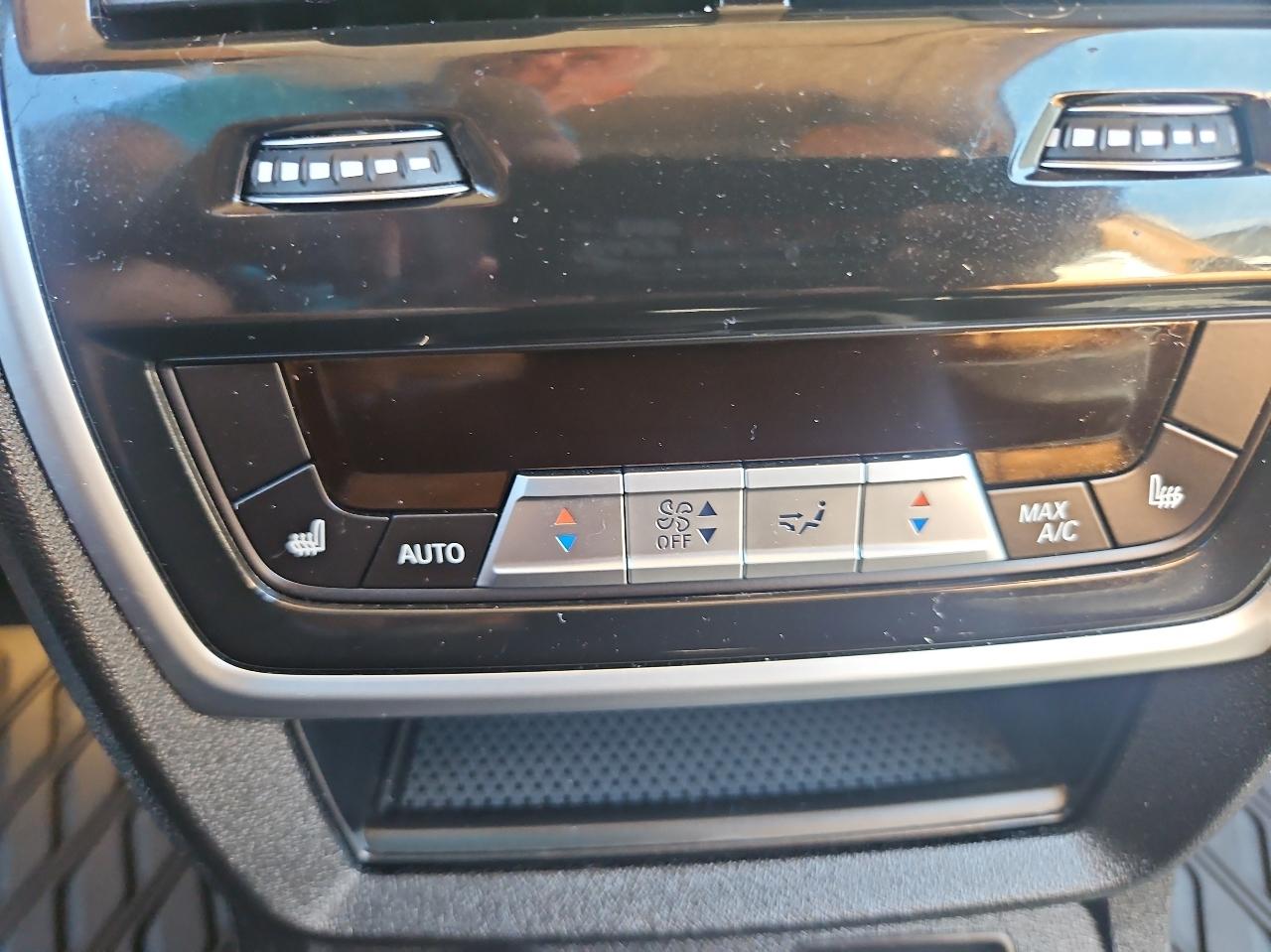 BMW X7 xDrive40i Sports Activity Vehicle 2022
