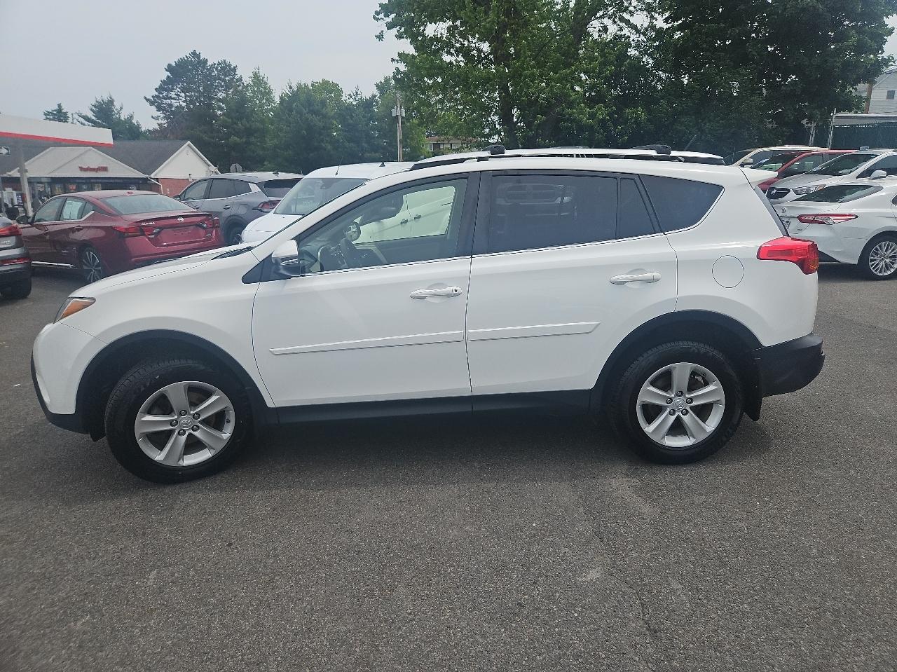 Toyota RAV4 AWD 4dr XLE (Natl) 2014