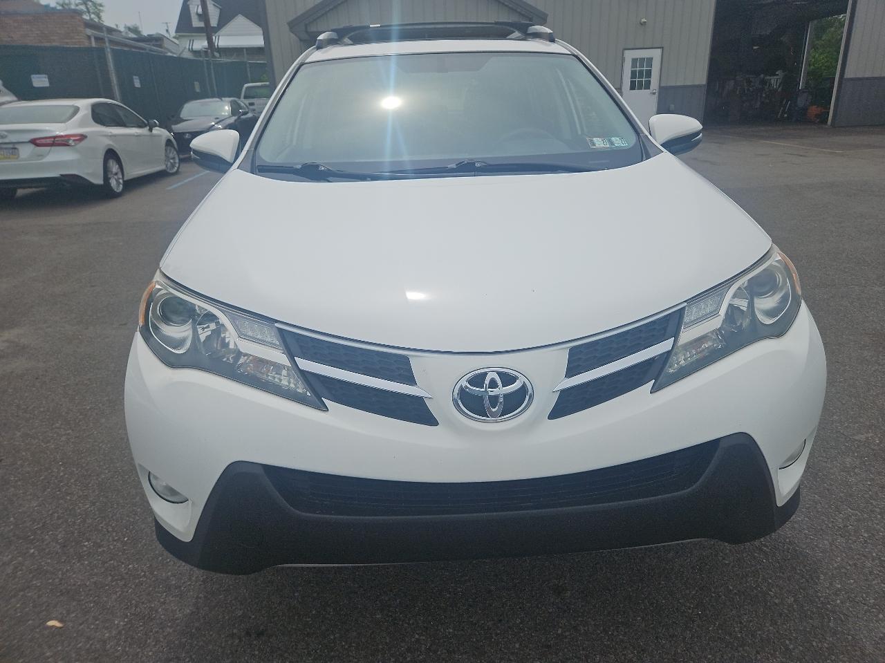 Toyota RAV4 AWD 4dr XLE (Natl) 2014