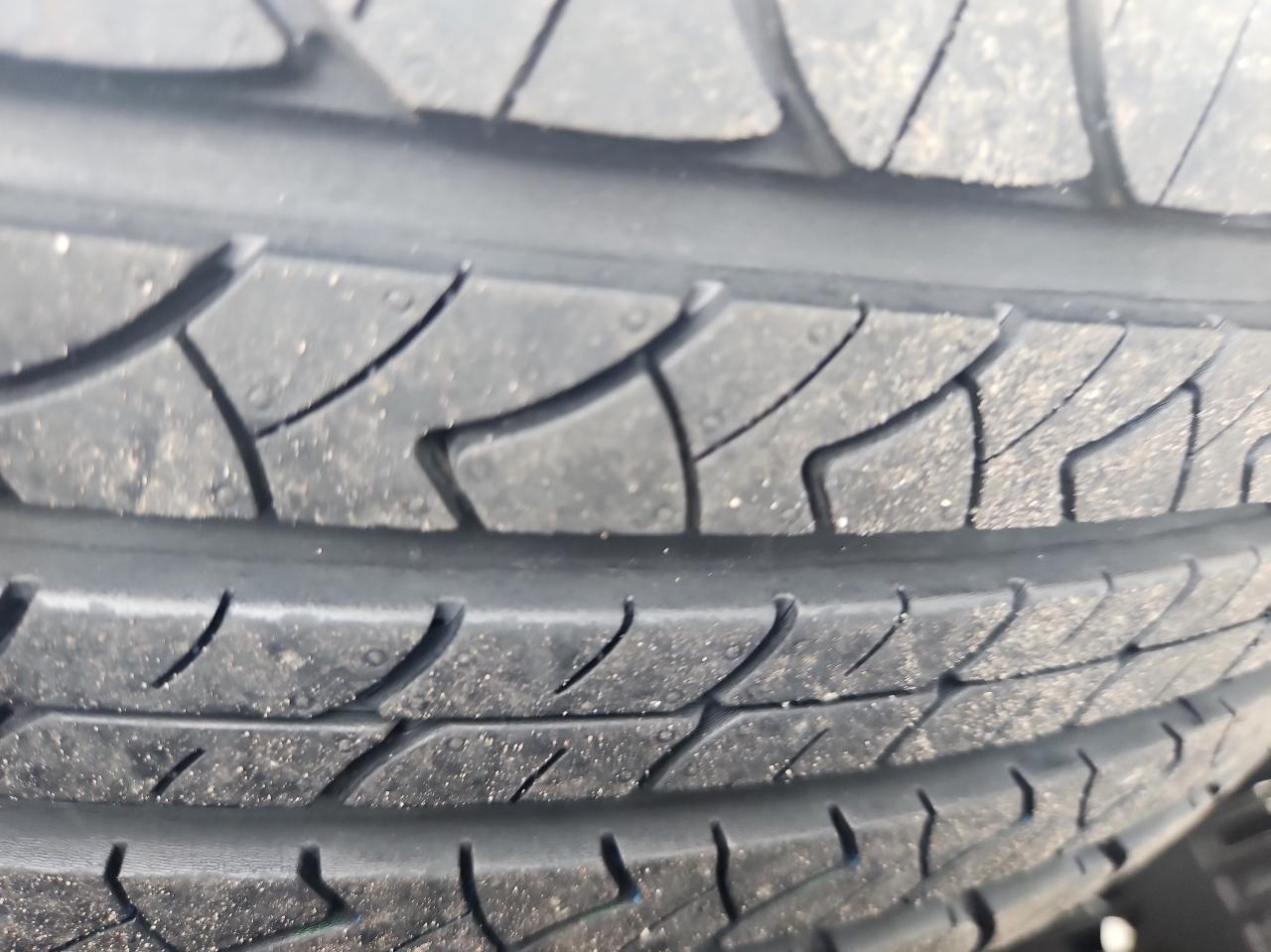 Toyota RAV4 AWD 4dr XLE (Natl) 2014
