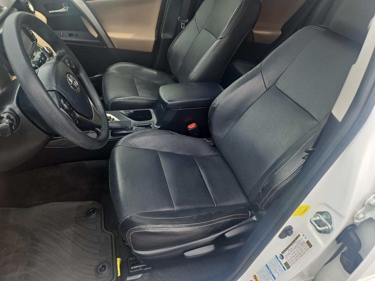 Toyota RAV4 AWD 4dr XLE (Natl) 2014