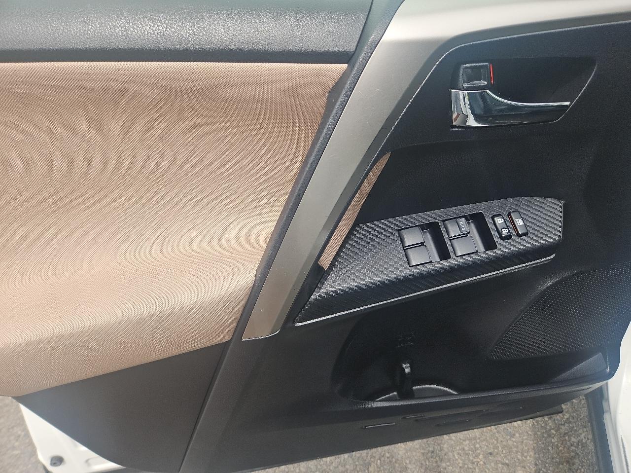 Toyota RAV4 AWD 4dr XLE (Natl) 2014
