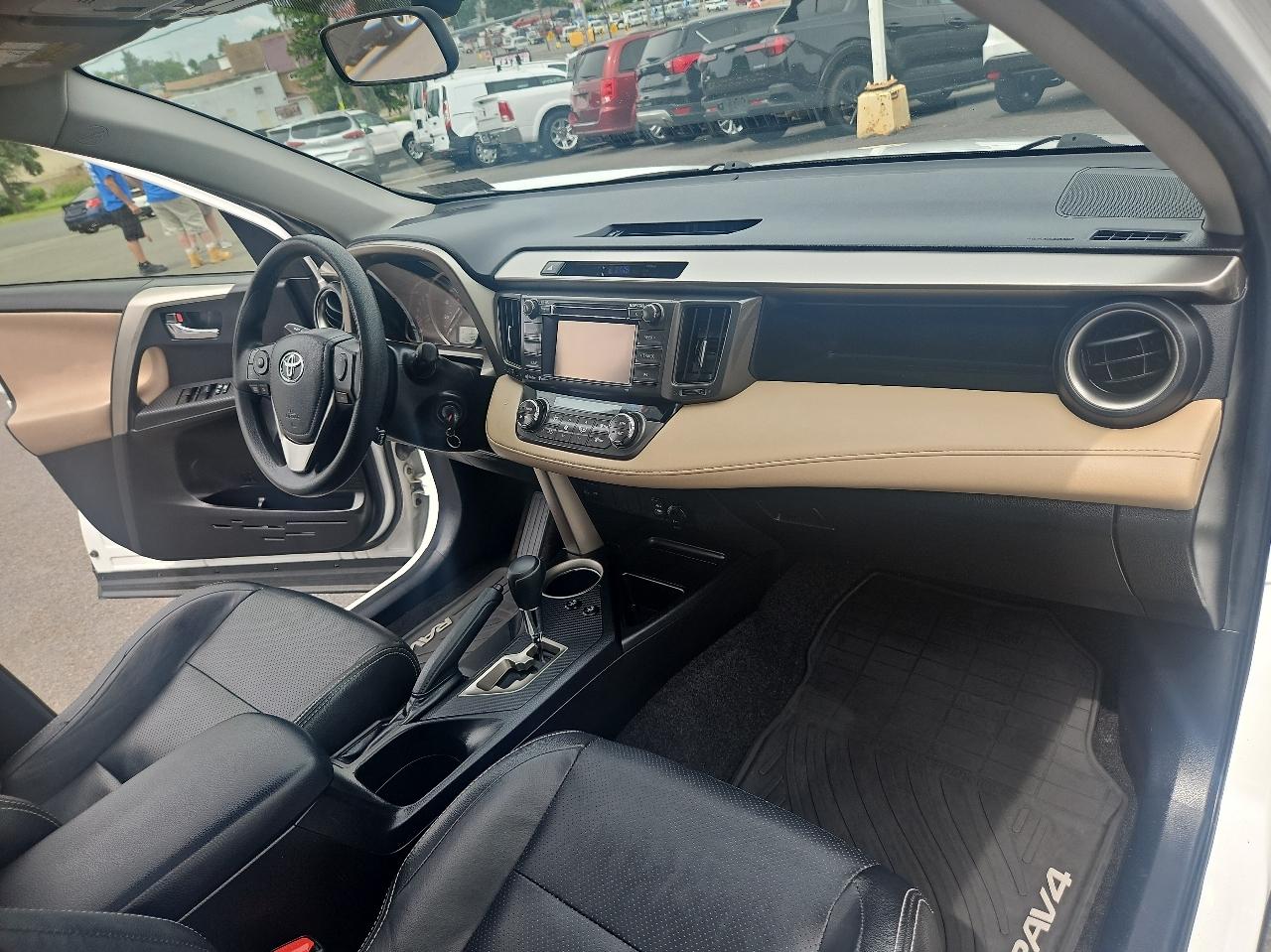 Toyota RAV4 AWD 4dr XLE (Natl) 2014