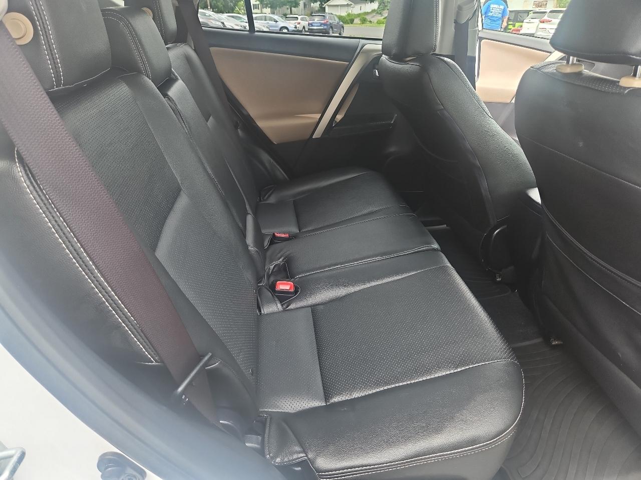 Toyota RAV4 AWD 4dr XLE (Natl) 2014