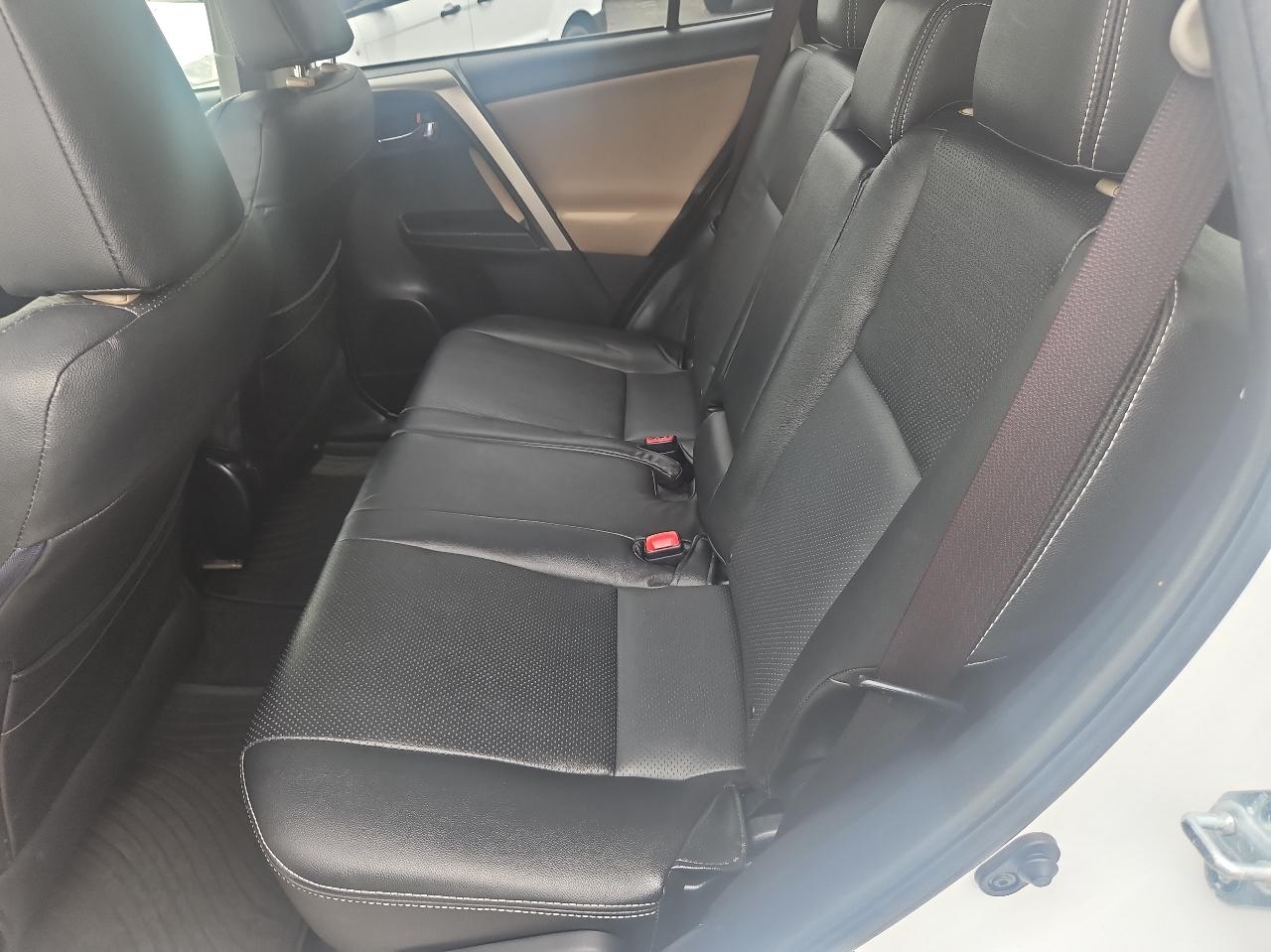 Toyota RAV4 AWD 4dr XLE (Natl) 2014