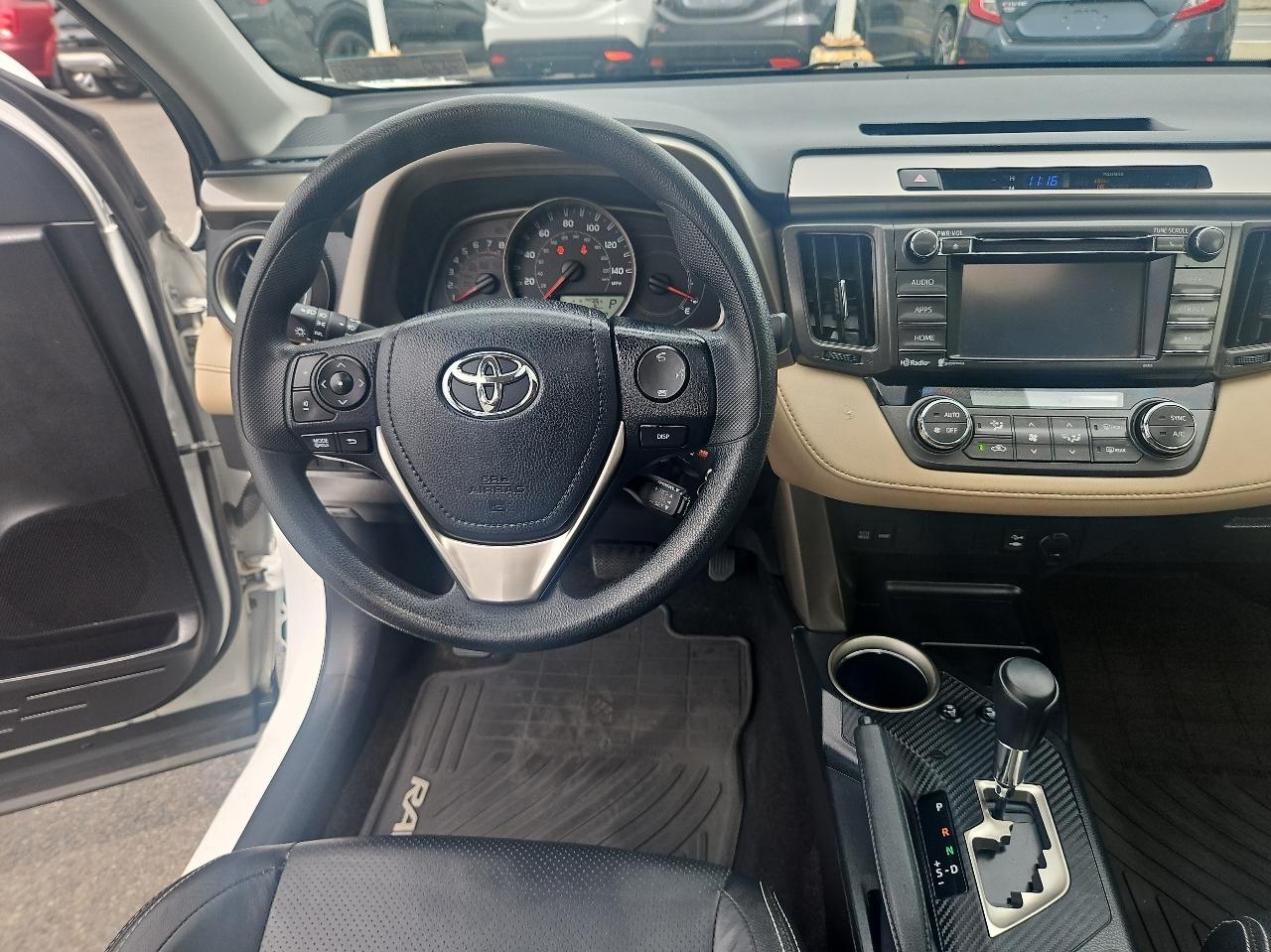 Toyota RAV4 AWD 4dr XLE (Natl) 2014