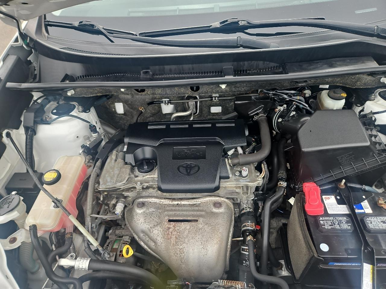 Toyota RAV4 AWD 4dr XLE (Natl) 2014