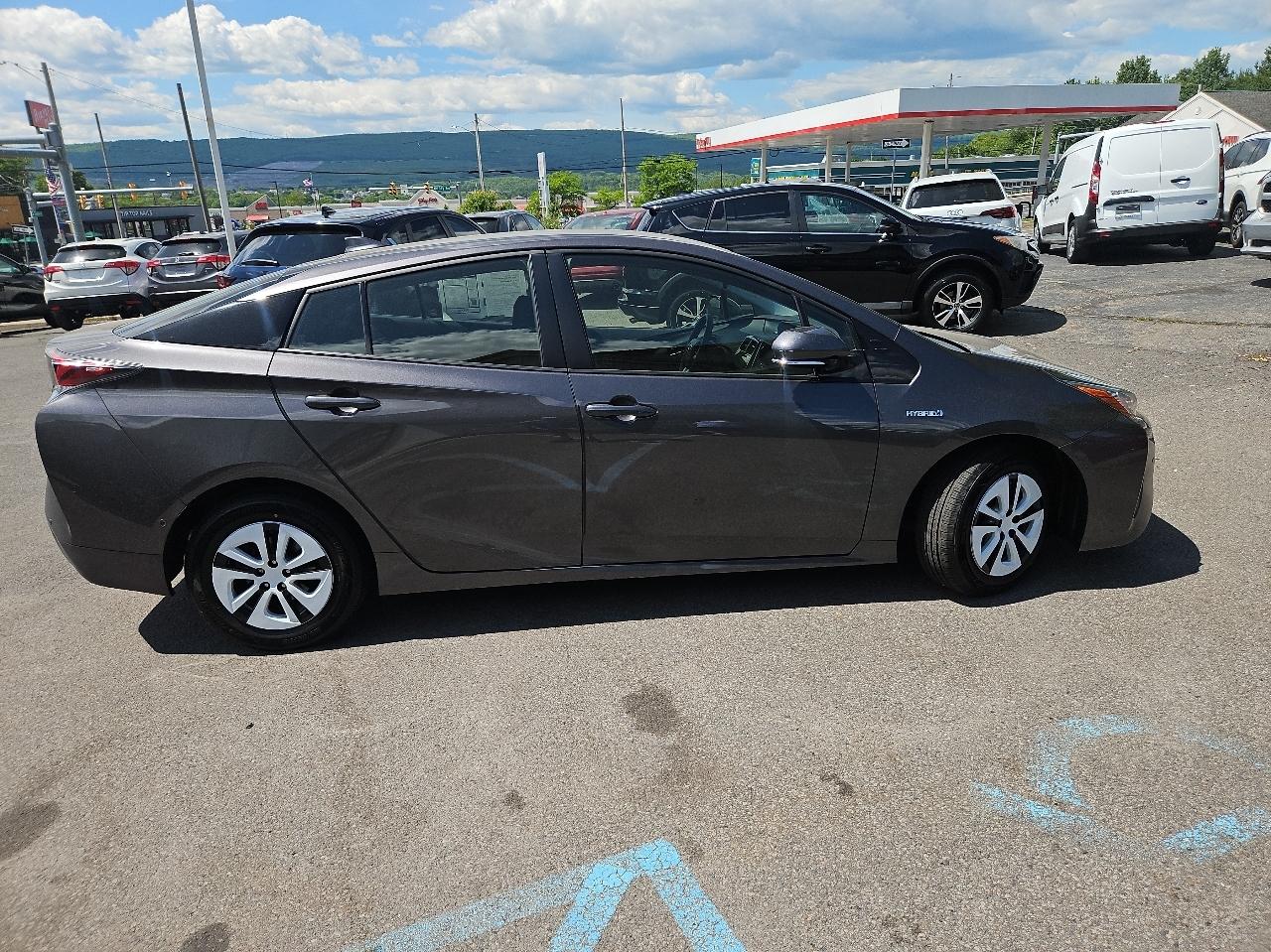 Toyota Prius Two 4D Hatchback 2018