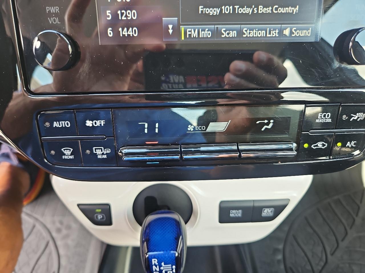 Toyota Prius Two 4D Hatchback 2018