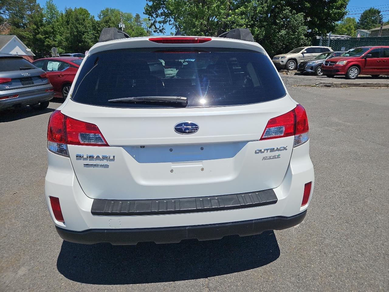Subaru Outback 4dr Wgn H4 Auto 2.5i Limited 2013
