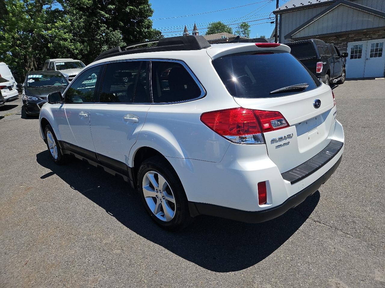 Subaru Outback 4dr Wgn H4 Auto 2.5i Limited 2013