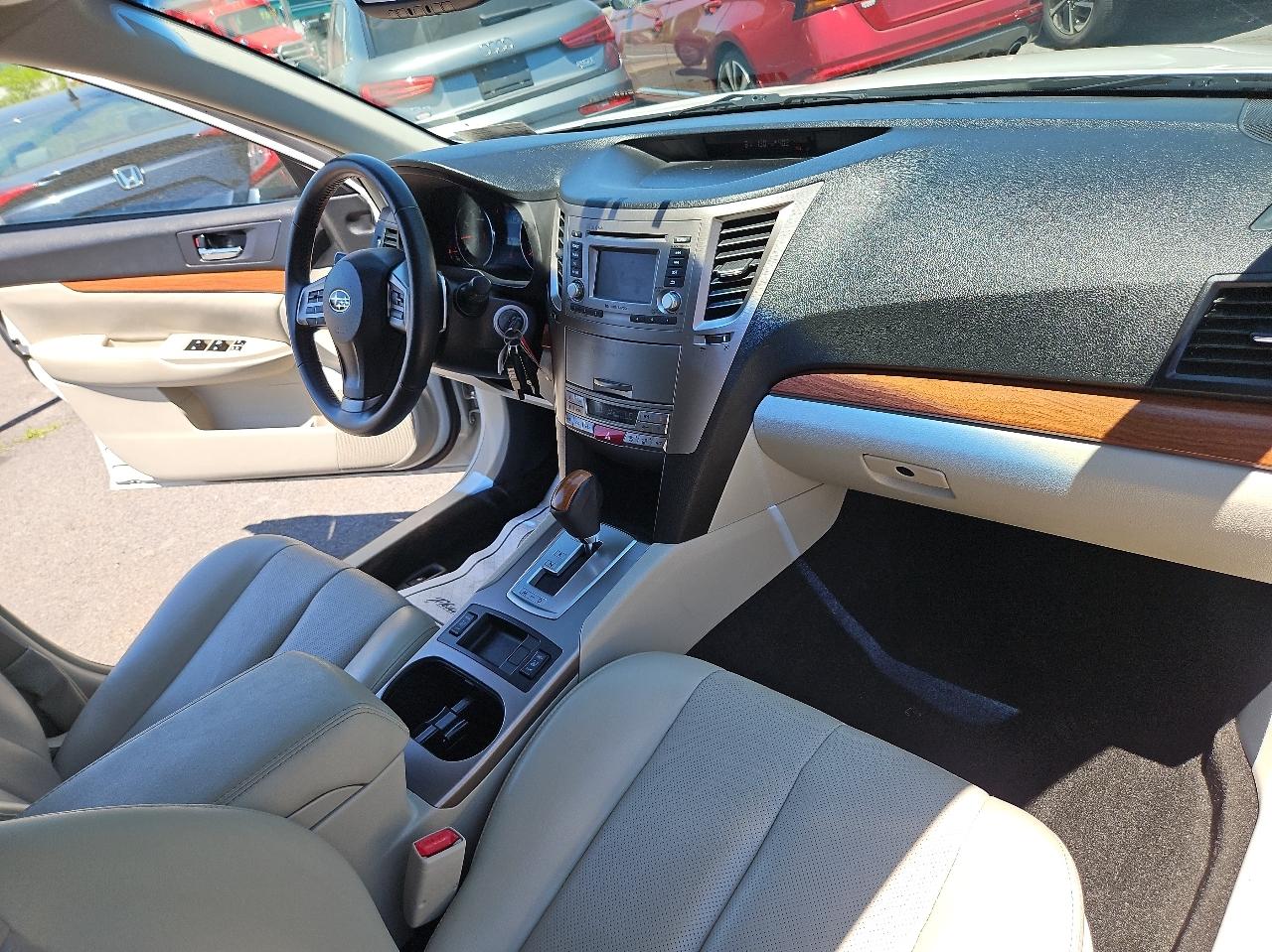 Subaru Outback 4dr Wgn H4 Auto 2.5i Limited 2013