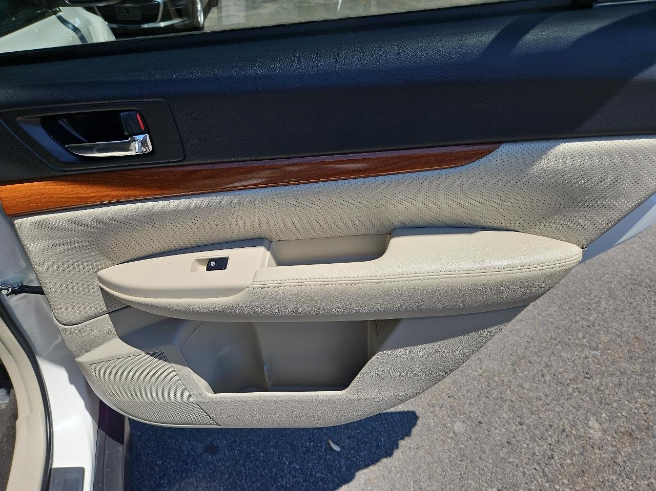 Subaru Outback 4dr Wgn H4 Auto 2.5i Limited 2013