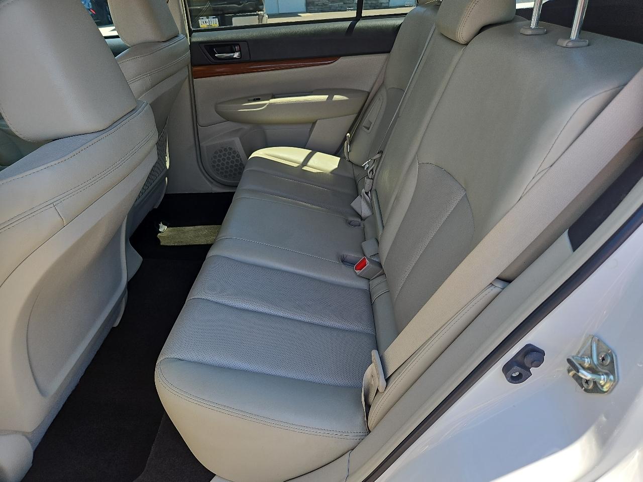 Subaru Outback 4dr Wgn H4 Auto 2.5i Limited 2013