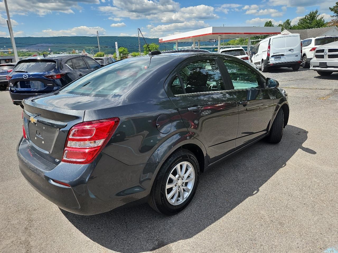 Chevrolet Sonic 4dr Sdn Auto LT 2017
