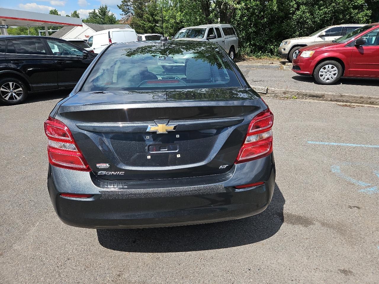 Chevrolet Sonic 4dr Sdn Auto LT 2017