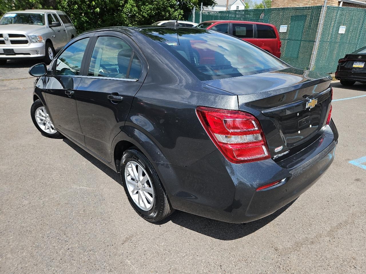 Chevrolet Sonic 4dr Sdn Auto LT 2017